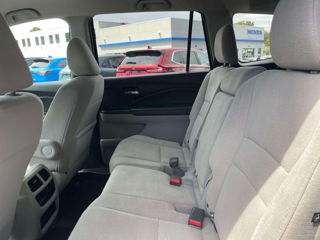 2016 Honda Pilot LX - Photo 10