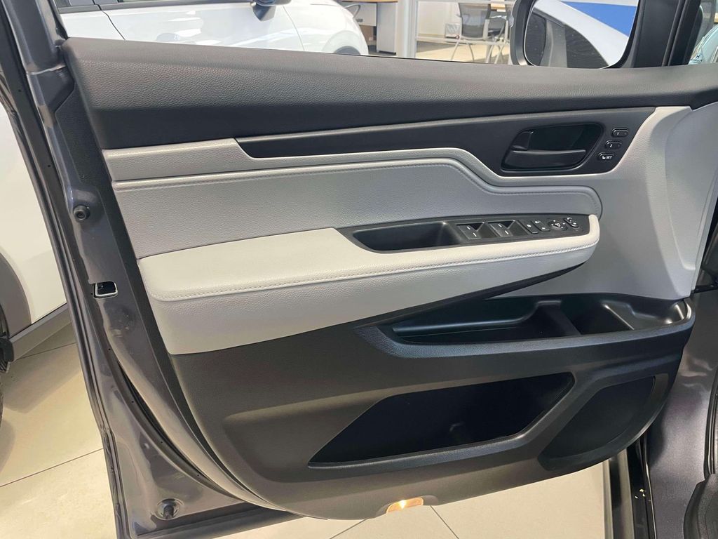 2024 Honda Odyssey EX-L - Photo 16