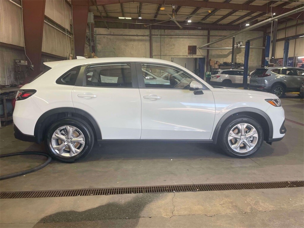 2024 Honda HR-V LX photo 3