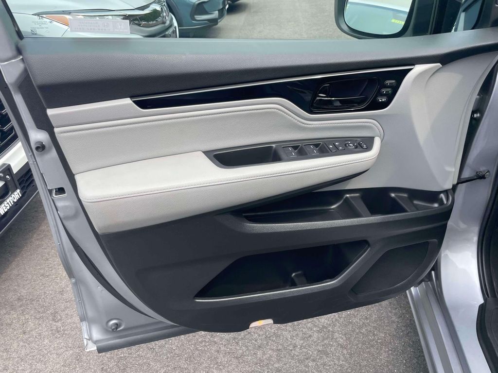 2023 Honda Odyssey Touring - Photo 16