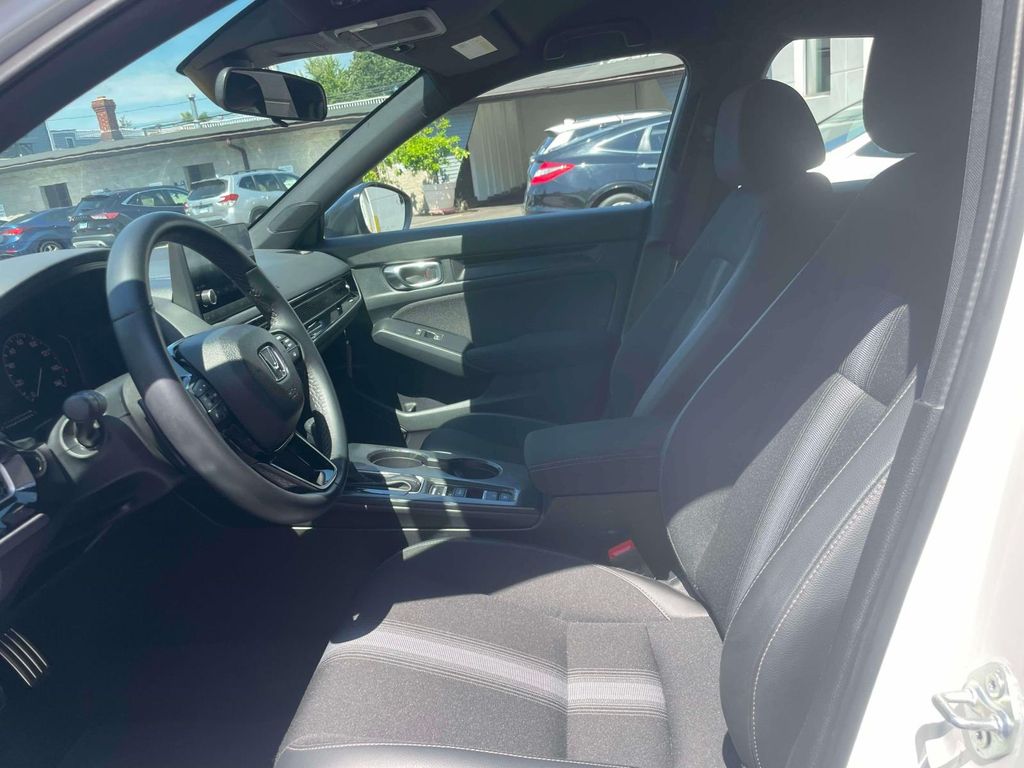 2026 Honda Civic Hatchback Sport - Photo 15