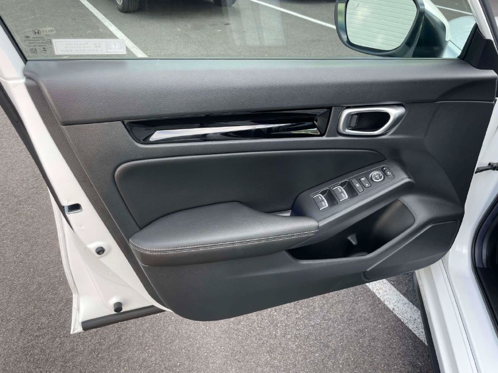 2024 Honda Civic Hatchback EX-L - Photo 16