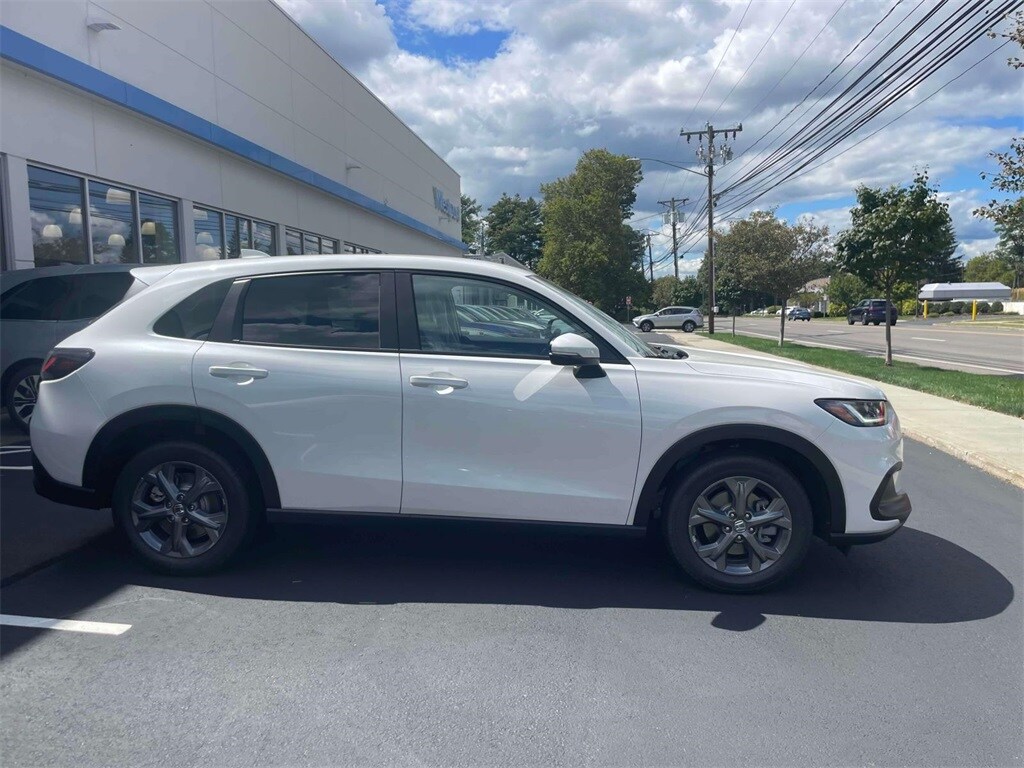 2026 Honda HR-V LX photo 4