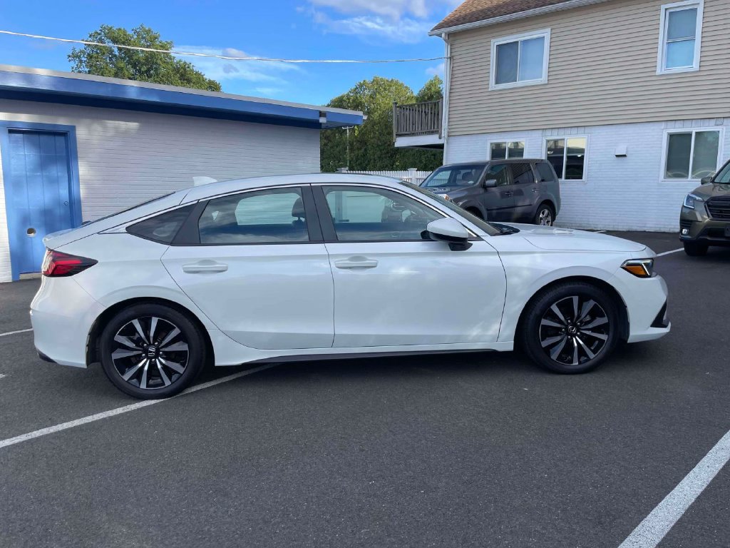 2024 Honda Civic Hatchback EX-L - Photo 4