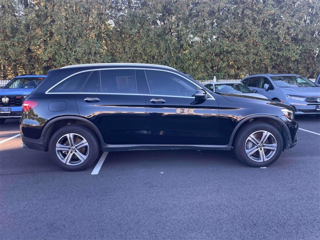 2019 Mercedes Benz GLC 300 photo 2