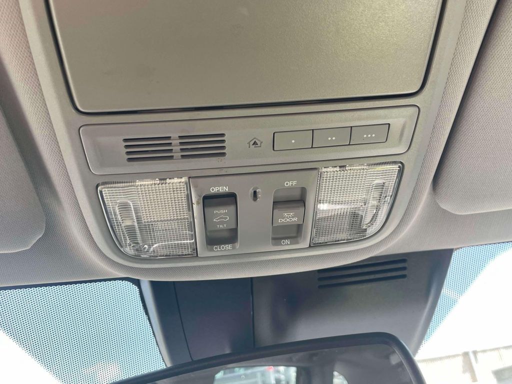 2018 Honda CR-V Touring - Photo 29