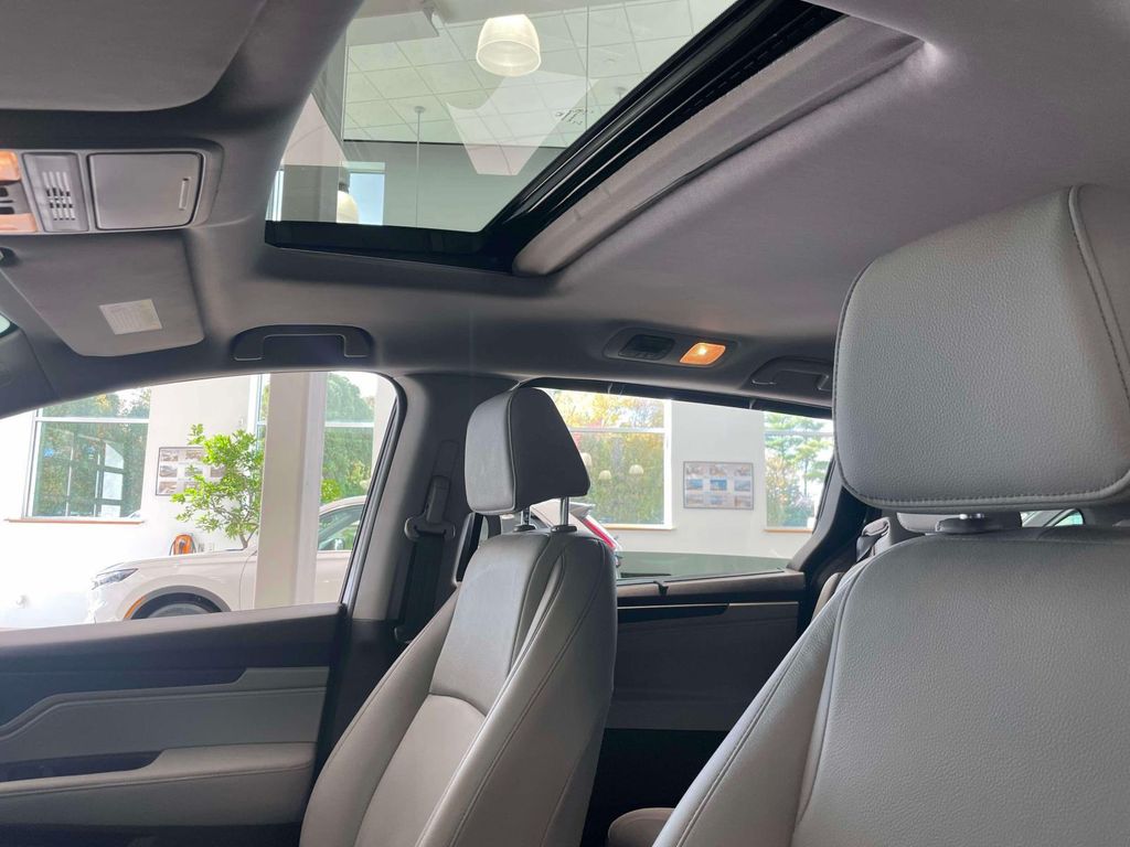 2024 Honda Odyssey EX-L - Photo 21