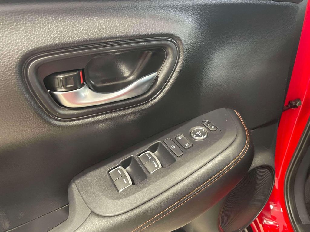 2025 Honda HR-V Sport - Photo 16