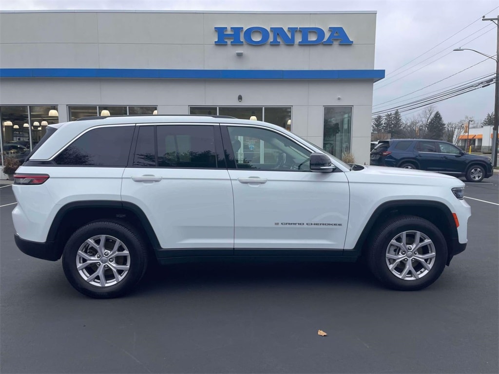 Used 2022 Jeep Grand Cherokee Limited SUV