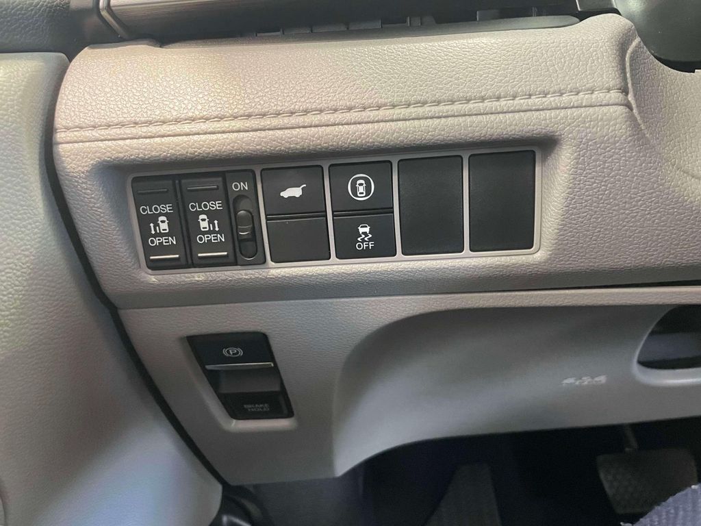 2024 Honda Odyssey EX-L - Photo 22