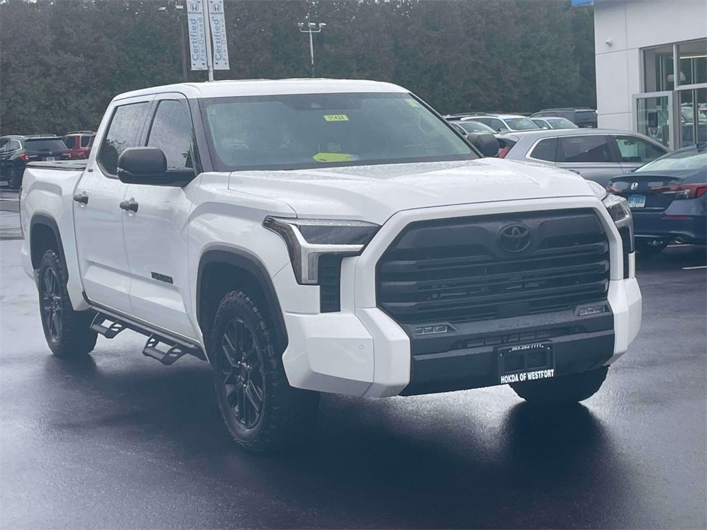 2022 Toyota Tundra SR5's photo