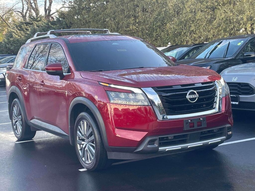 Used 2025 Nissan Pathfinder SL SUV