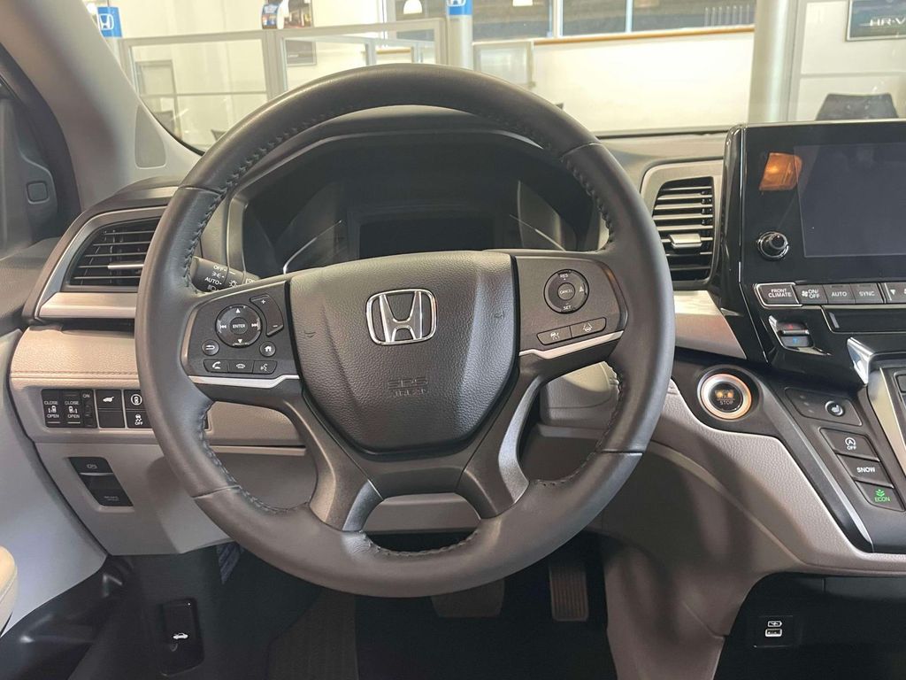 2024 Honda Odyssey EX-L - Photo 14