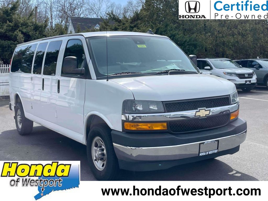 2020 Chevrolet Express 3500 LT Extended's photo
