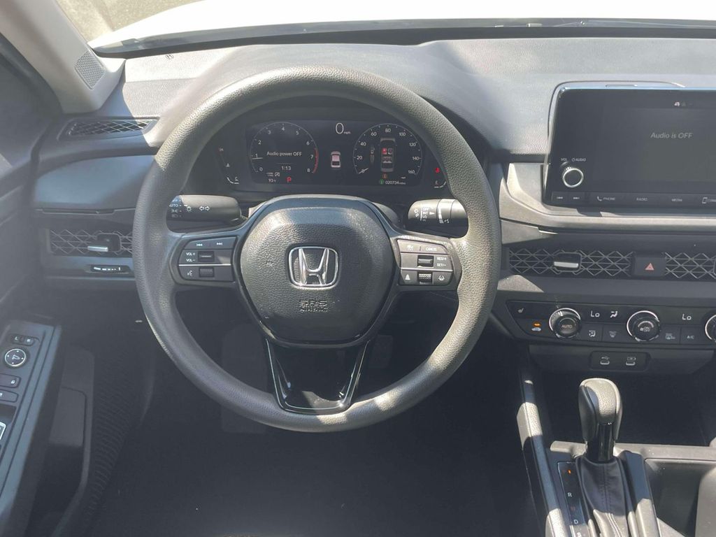 2025 Honda Accord SE - Photo 14
