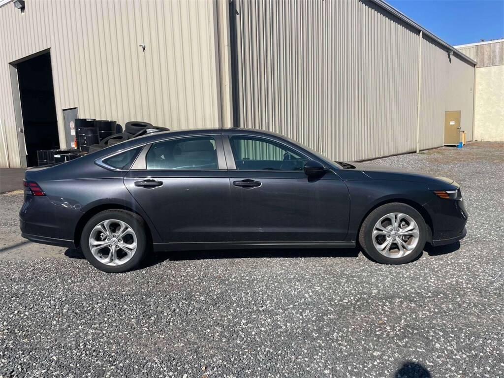 2023 Honda Accord LX photo 3