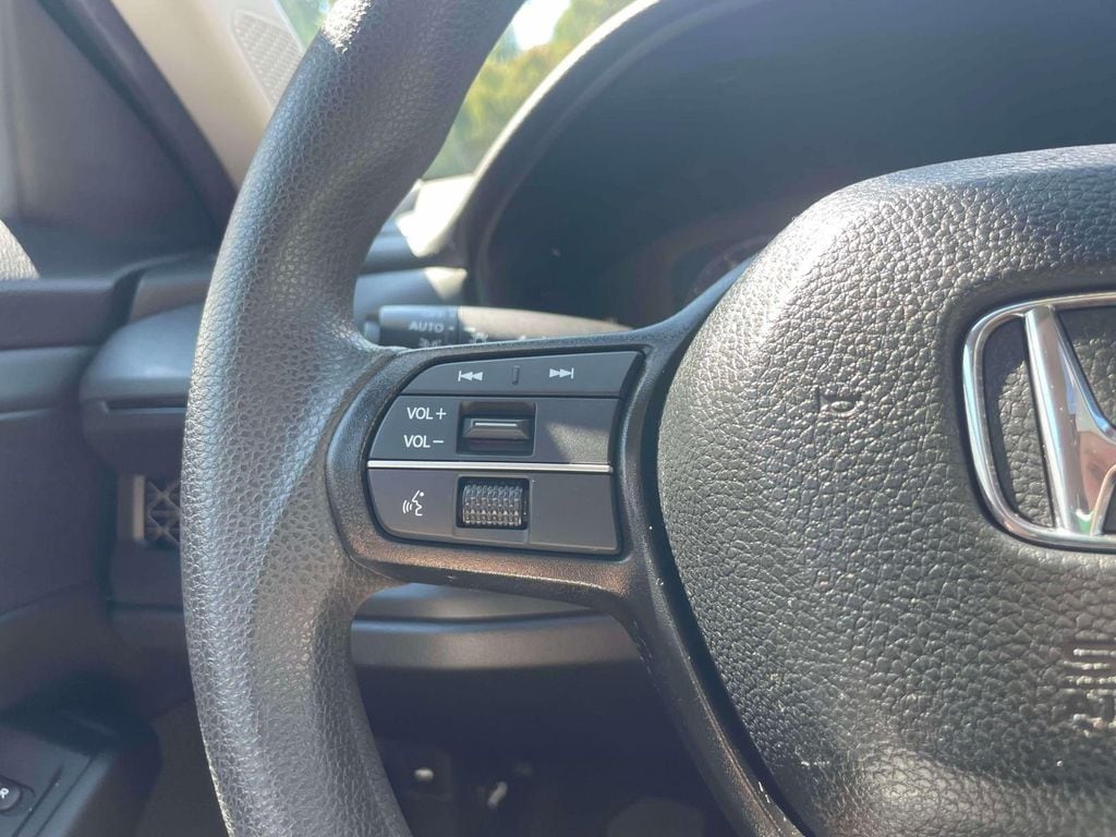 2025 Honda Accord SE - Photo 23