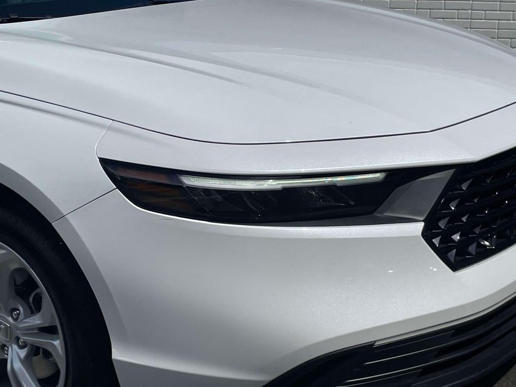 2024 Honda Accord LX - Photo 9