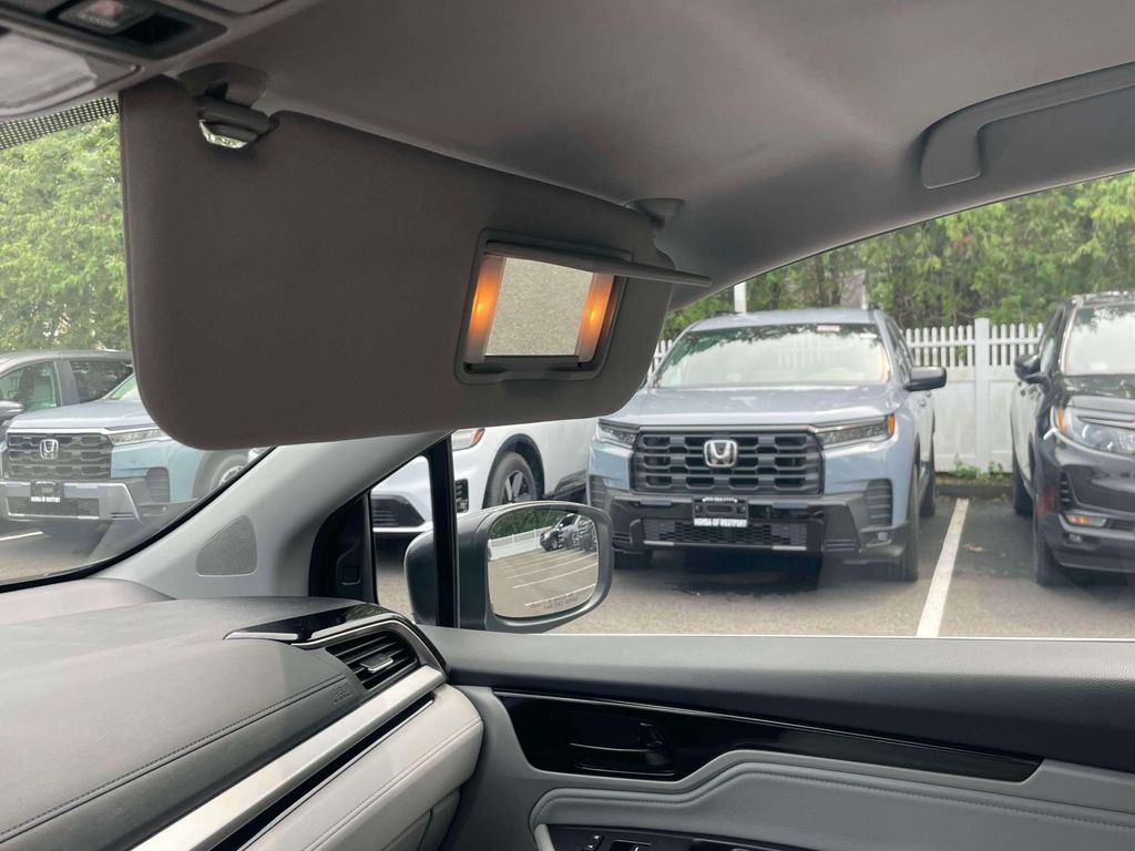 2023 Honda Odyssey Touring - Photo 33