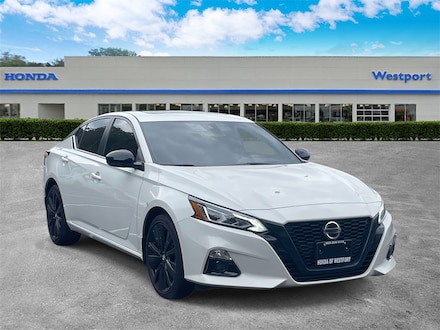 2022 Nissan Altima 2.5 SR Sedan