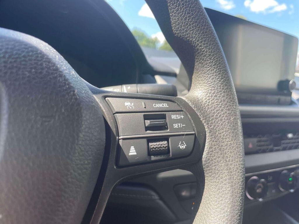 2025 Honda Accord SE - Photo 24