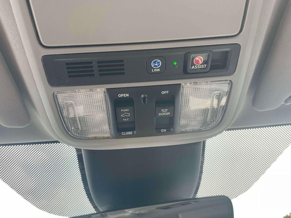 2023 Honda Odyssey Touring - Photo 32