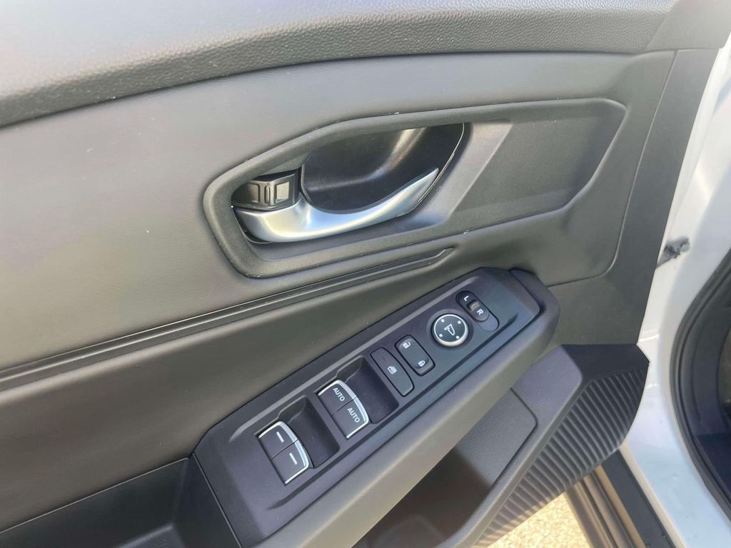 2025 Honda Accord SE - Photo 16