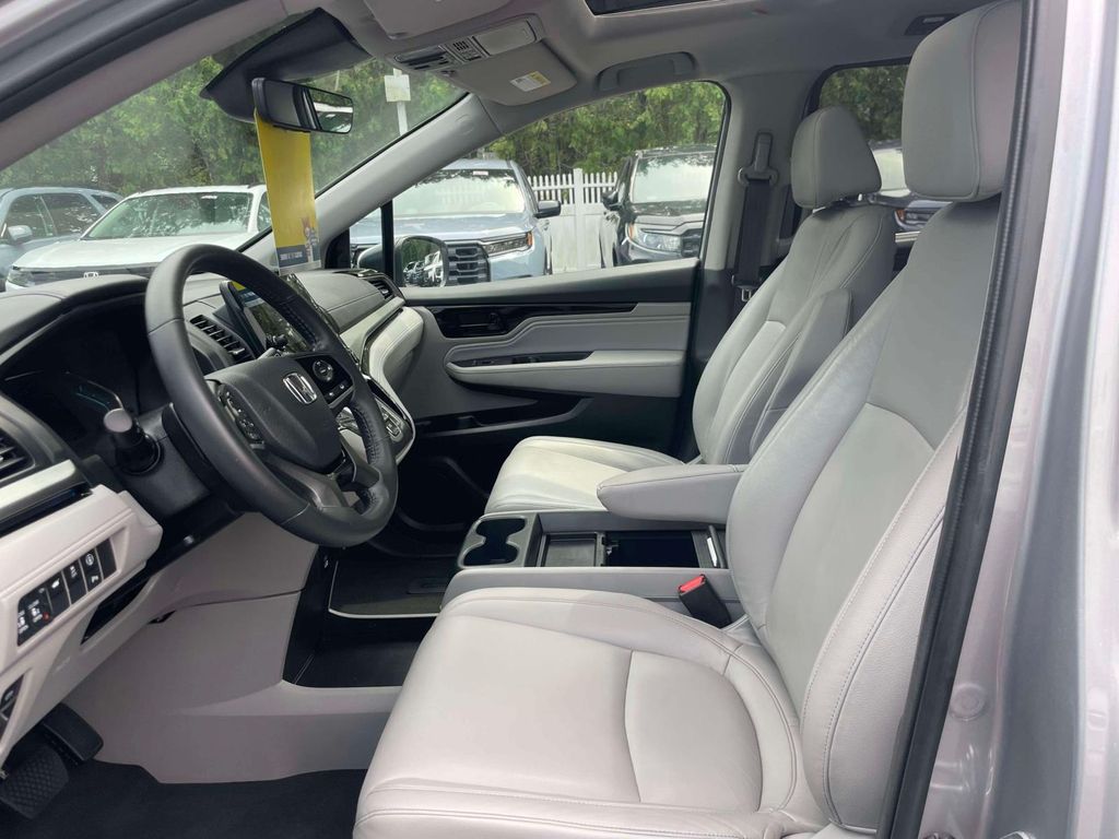 2023 Honda Odyssey Touring - Photo 15