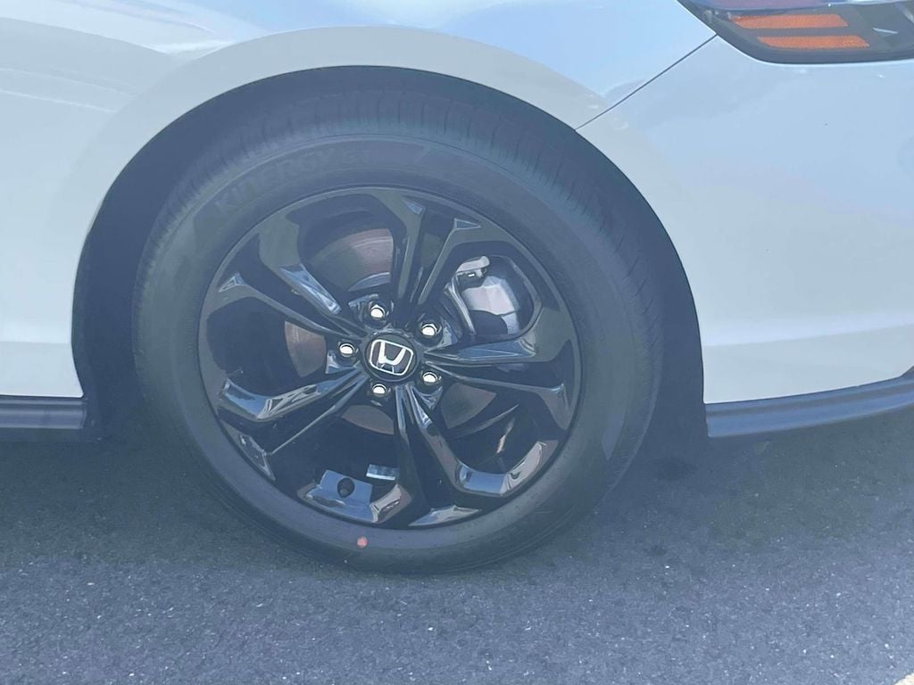 2025 Honda Accord SE - Photo 8