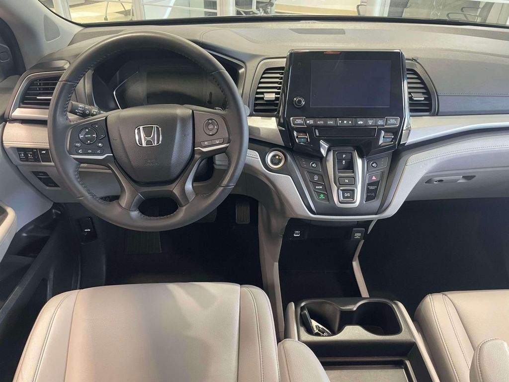 2024 Honda Odyssey EX-L - Photo 13