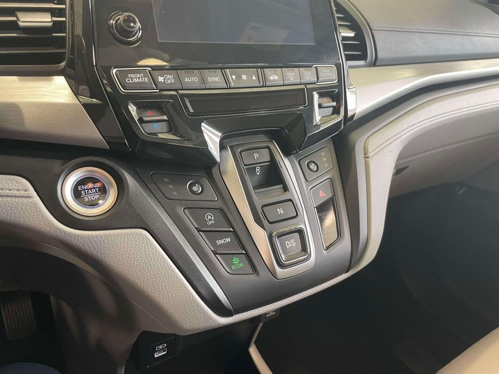 2024 Honda Odyssey EX-L - Photo 28