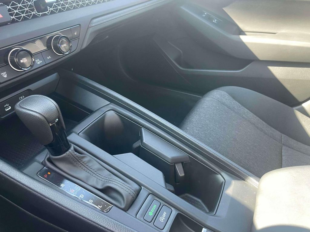 2025 Honda Accord SE - Photo 31