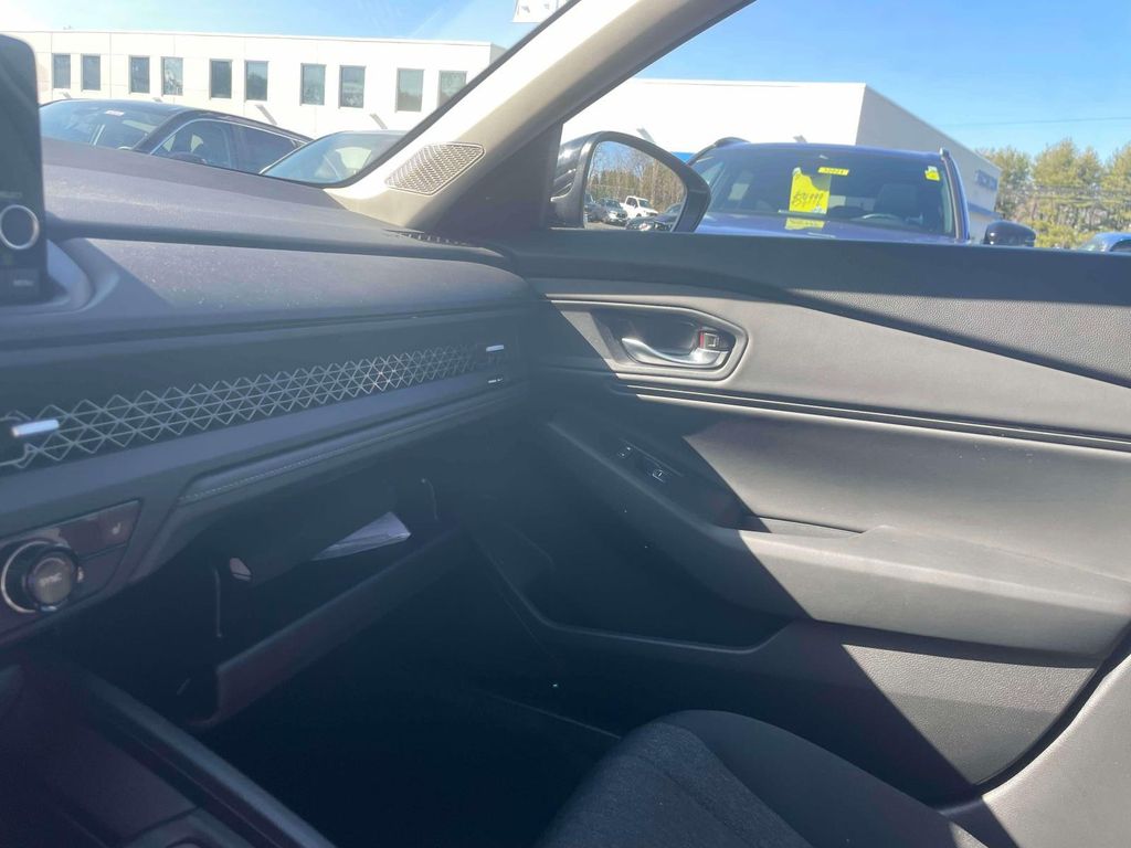 2025 Honda Accord SE - Photo 34