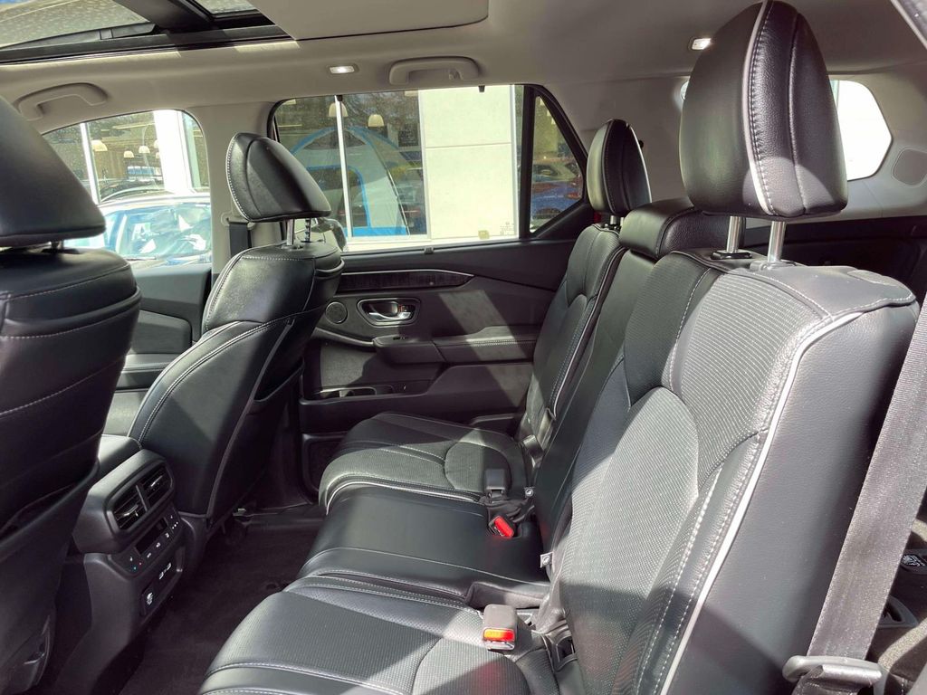 2023 Honda Pilot Elite - Photo 11