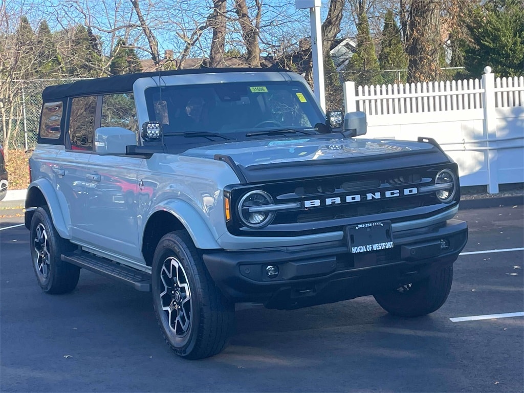 2022 Ford Bronco 4-Door Outer Banks's photo