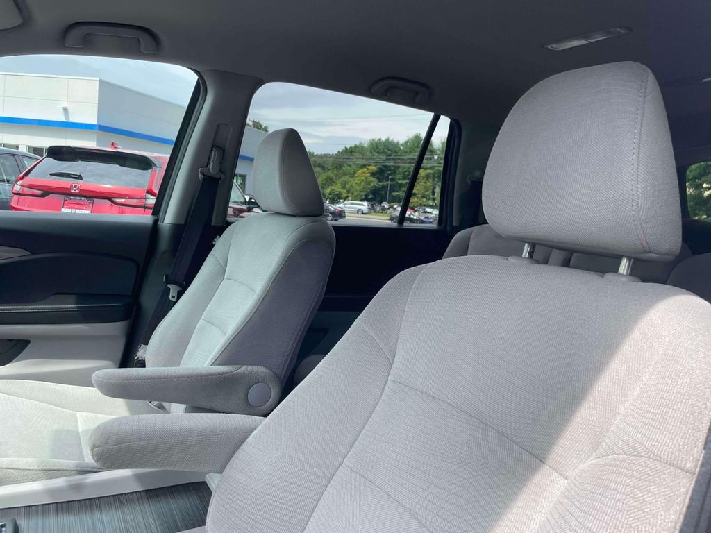 2016 Honda Pilot LX - Photo 19