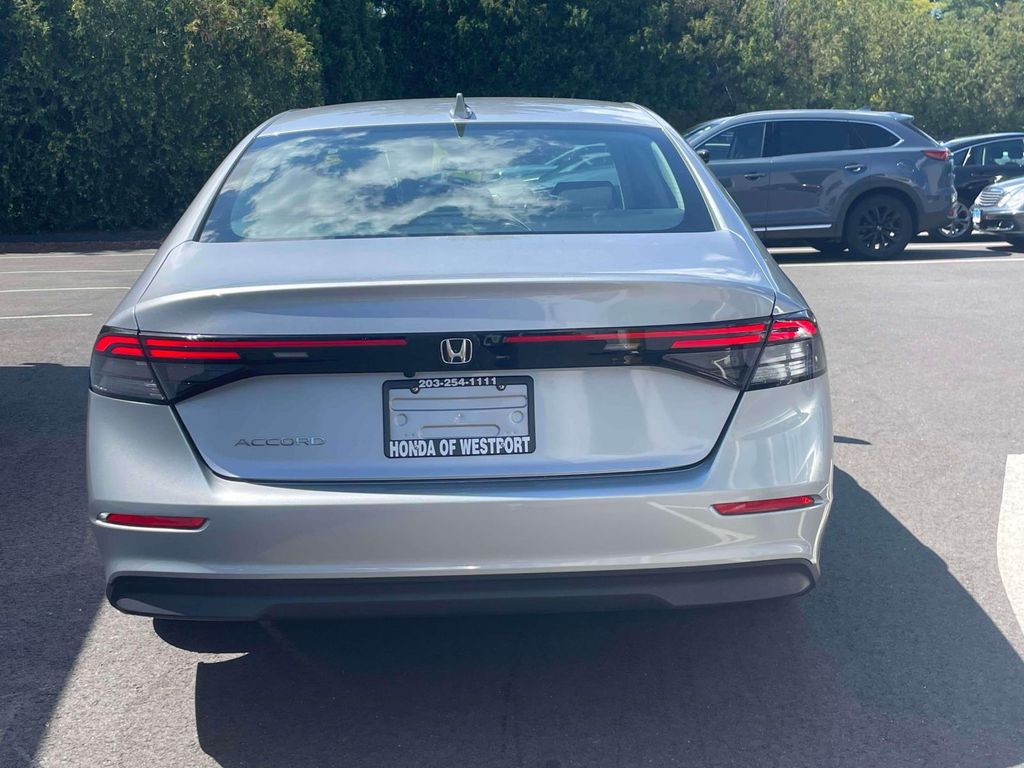 2023 Honda Accord EX - Photo 6