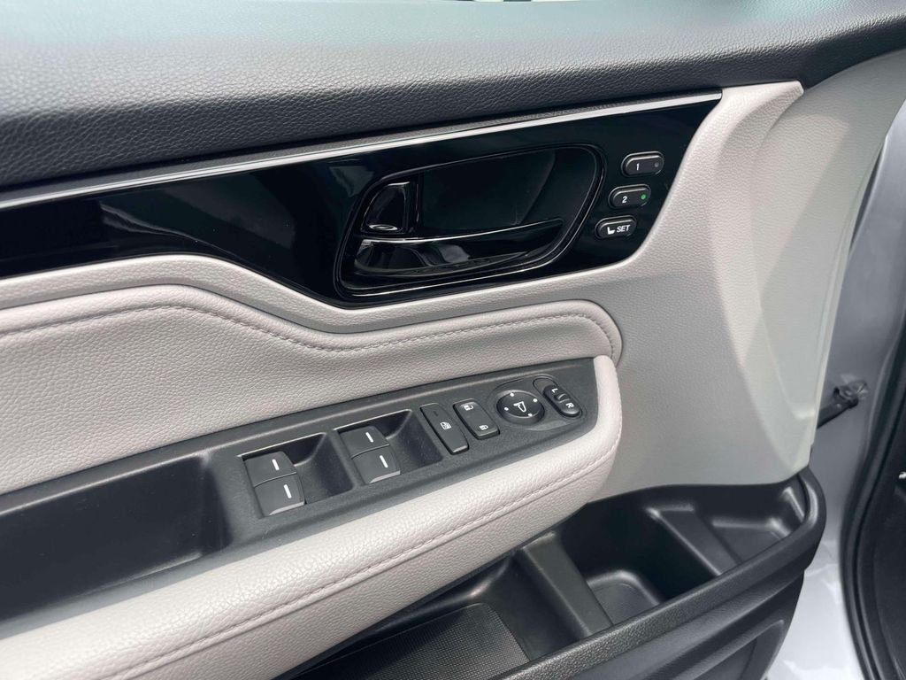 2023 Honda Odyssey Touring - Photo 18