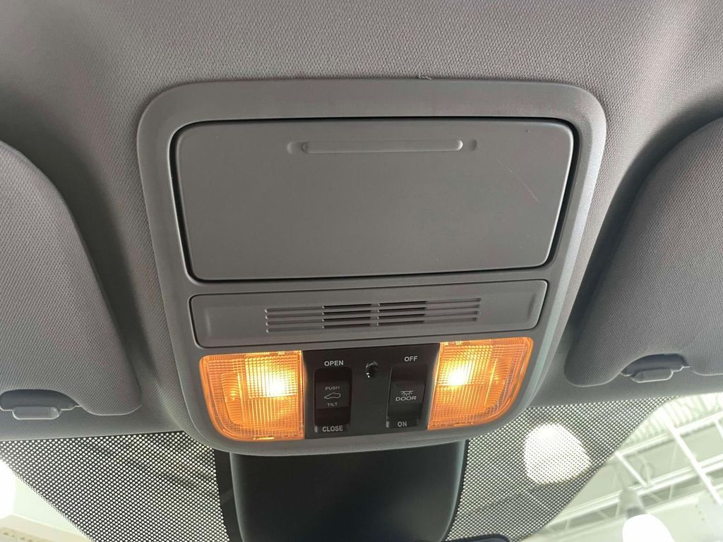 2024 Honda Odyssey EX-L - Photo 30