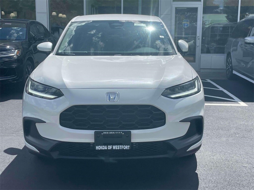 2026 Honda HR-V LX photo 2
