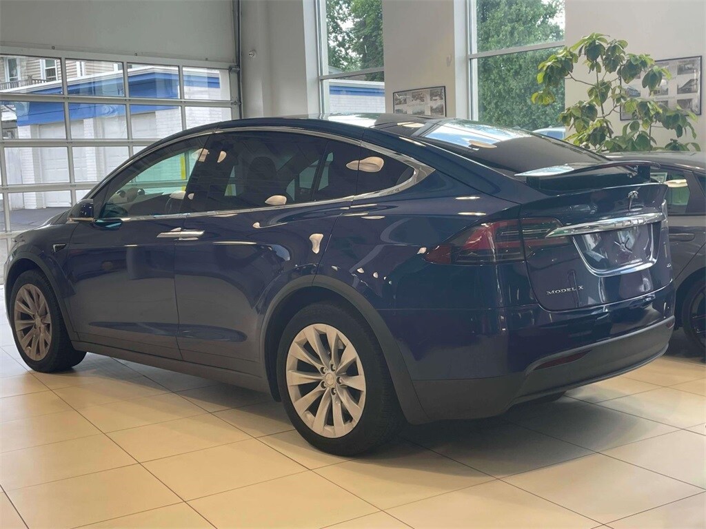 2018 Tesla Model X 75D photo 4