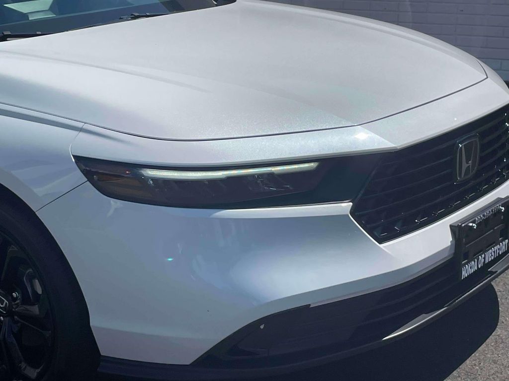 2025 Honda Accord SE - Photo 9