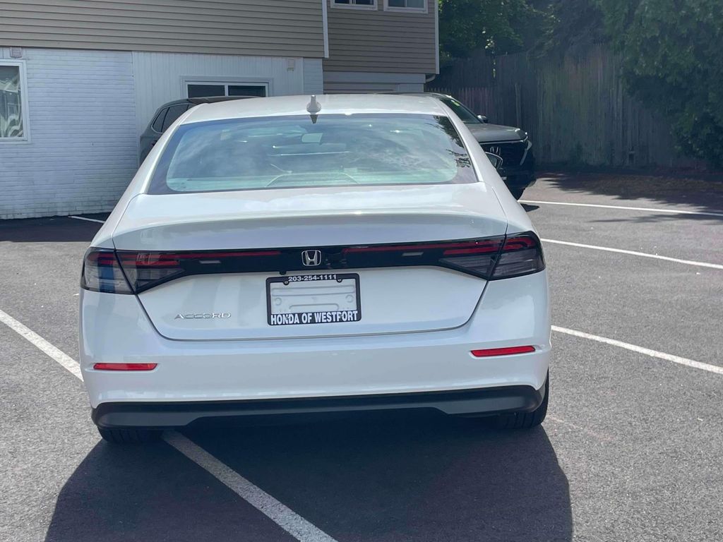 2024 Honda Accord LX - Photo 6