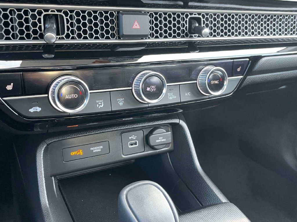 2024 Honda Civic Hatchback EX-L - Photo 30