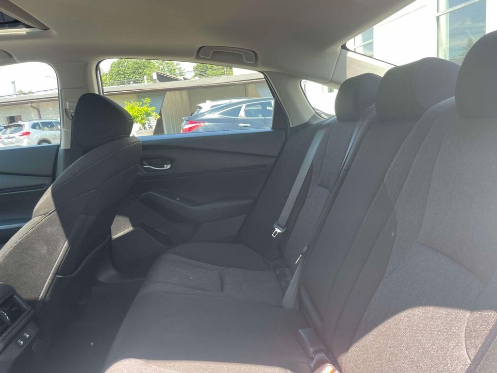 2025 Honda Accord SE - Photo 11