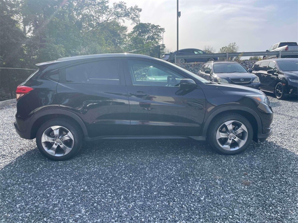 2017 Honda HR-V EX-L photo 4