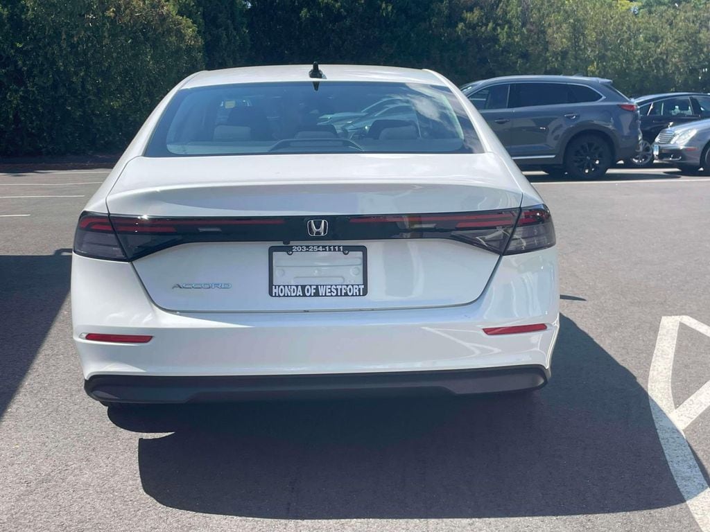 2025 Honda Accord SE - Photo 6