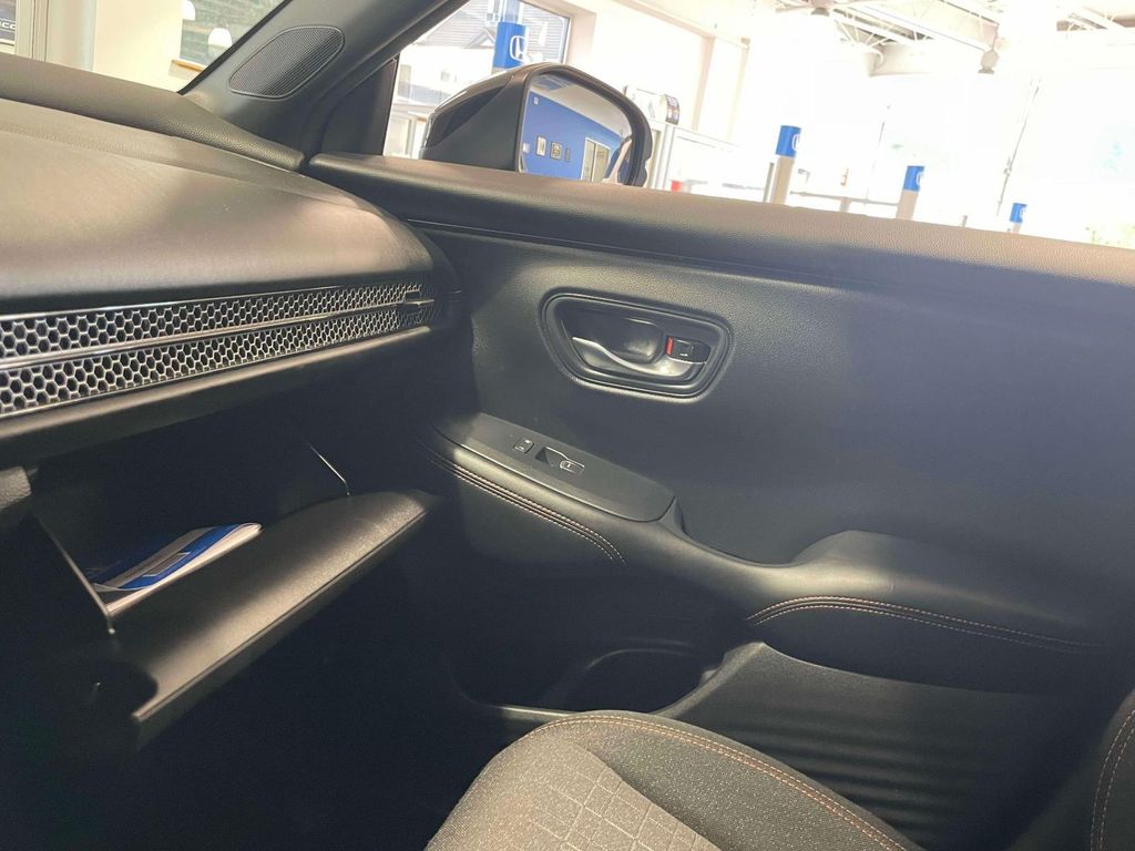 2025 Honda HR-V Sport - Photo 29
