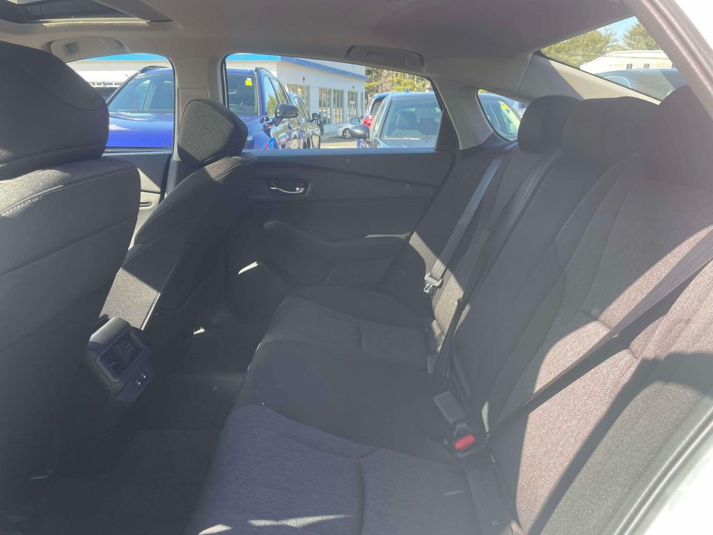 2025 Honda Accord SE - Photo 10