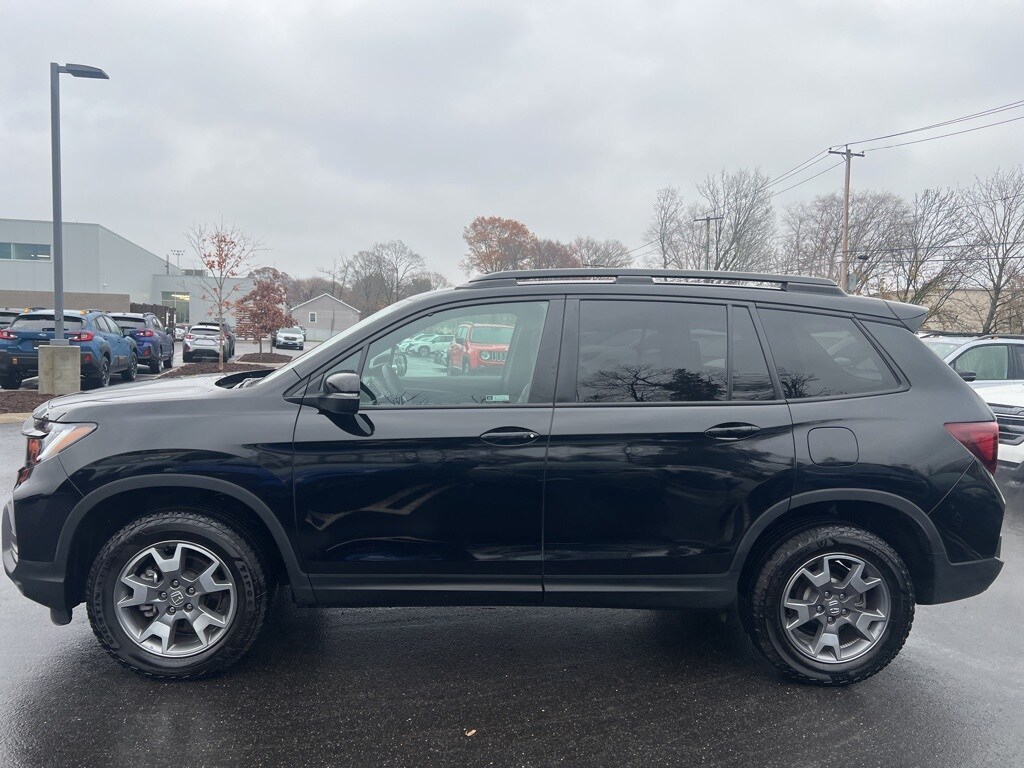 2023 Honda Passport TrailSport photo 2